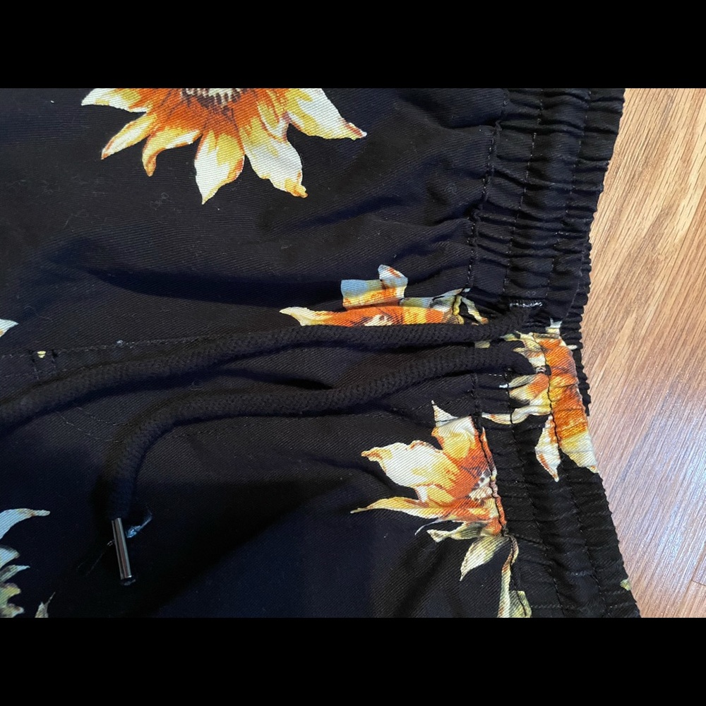 Sunflower denim drawstring shorts🌻 - Picture 3 of 4